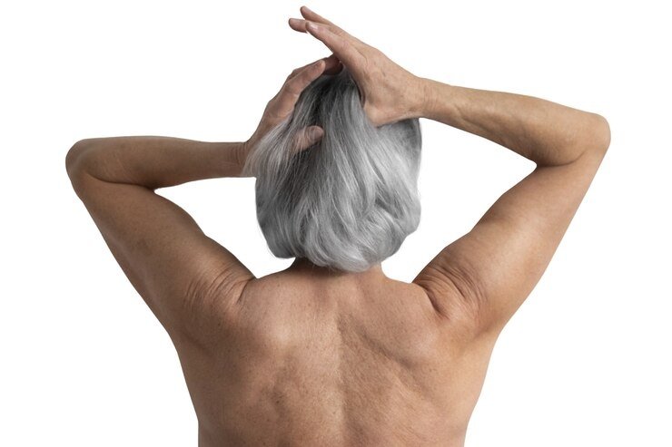 portrait-elegant-old-woman_23-21